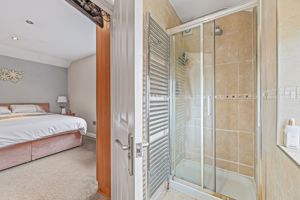 En Suite- click for photo gallery